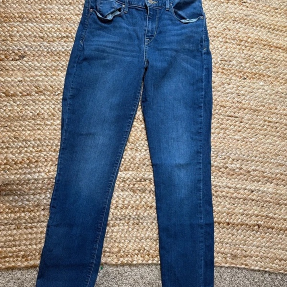 Levi's Women's Skinny Jeans in Dark Blue Wash